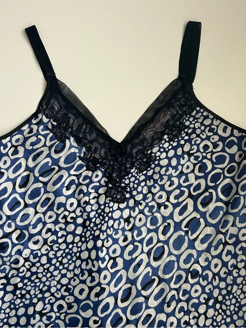 Oscar de la Laurenta blue & white leopard print slip dress with lace trim